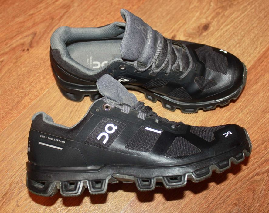 Кроссовки on cloud running waterproof 37р.