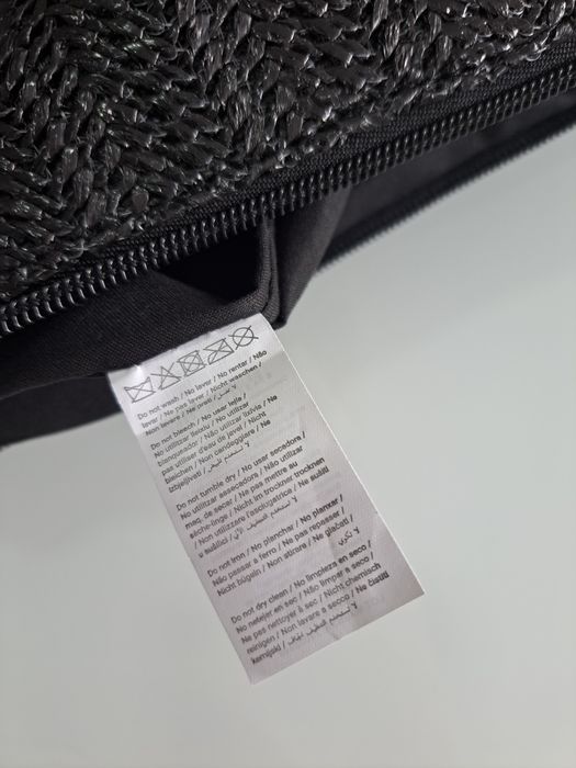 Mala super elegante preta e dourado