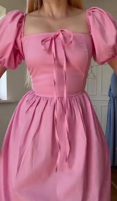 Рожева сукня максі