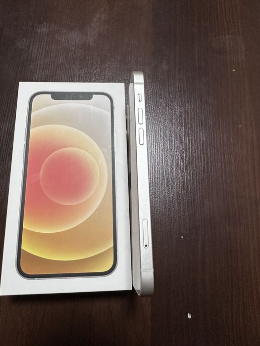 Продам iPhone 12 на 64