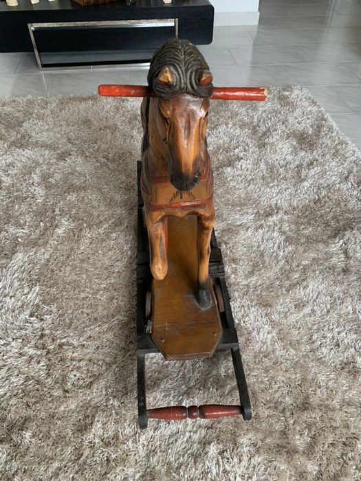 Cavalo de baloiço brinquedo de criança ano de 1920