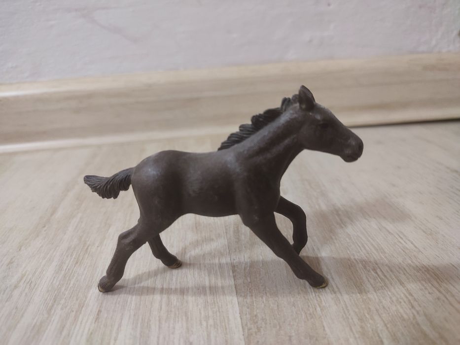 Klacz z źrebakiem firmy Schleich z roku 2012