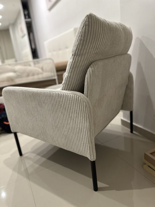 Poltrona bege nova