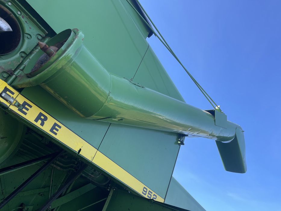 Комбайн John Deere 952