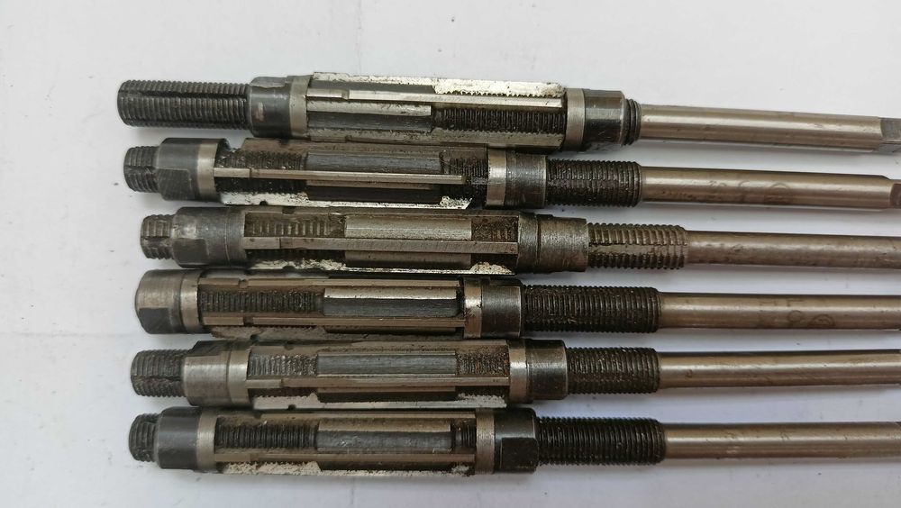 Rozwiertak nastawny NRZe 10-11 mm stan bardzo dobry