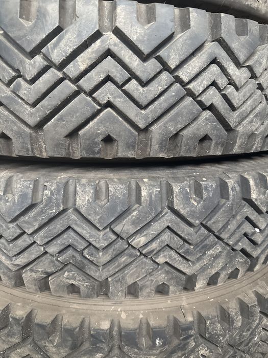 Шини 10R22,5 руль та ведуча