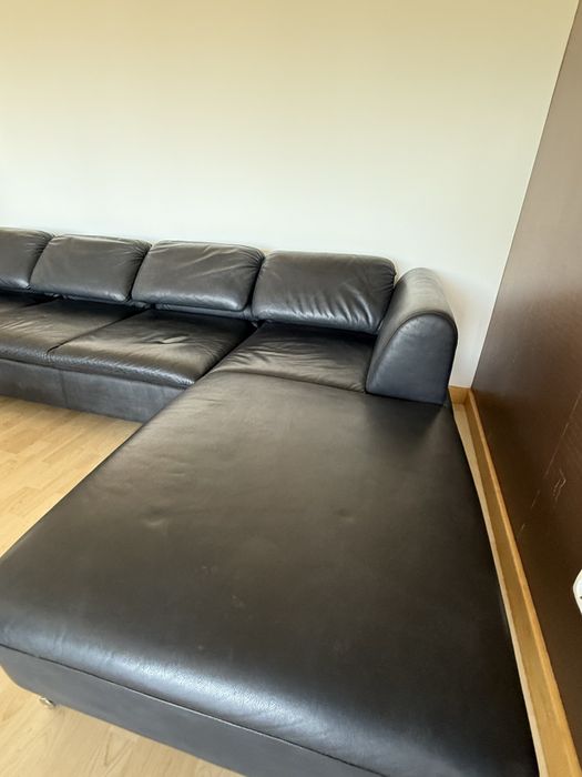 Sofá de 4 lugares com Chaise Longe Preto