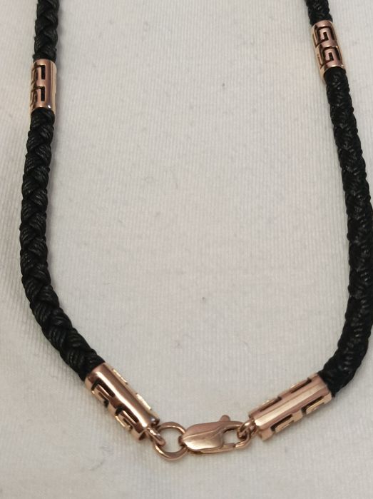 Шнурок шелковый с золотом