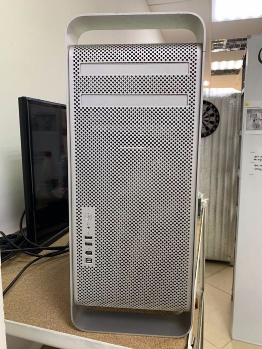 Компьютер MacPro для дистанційної роботи