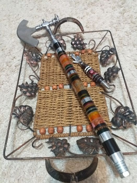 Продам эксклюзивный кованный разнос и топорик ручной работы