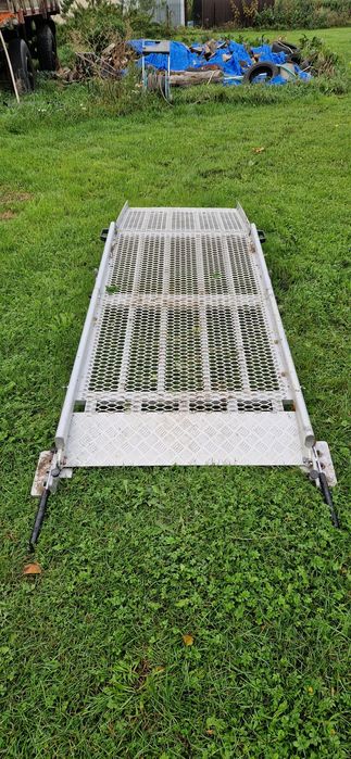 Rampa wjazdowa dla niepełnosprawnych  do samochodu