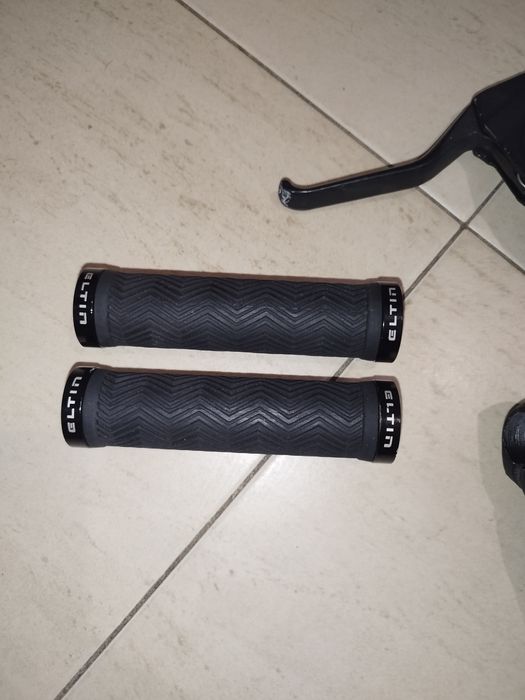 lote de acessórios para bicicleta como novos!!