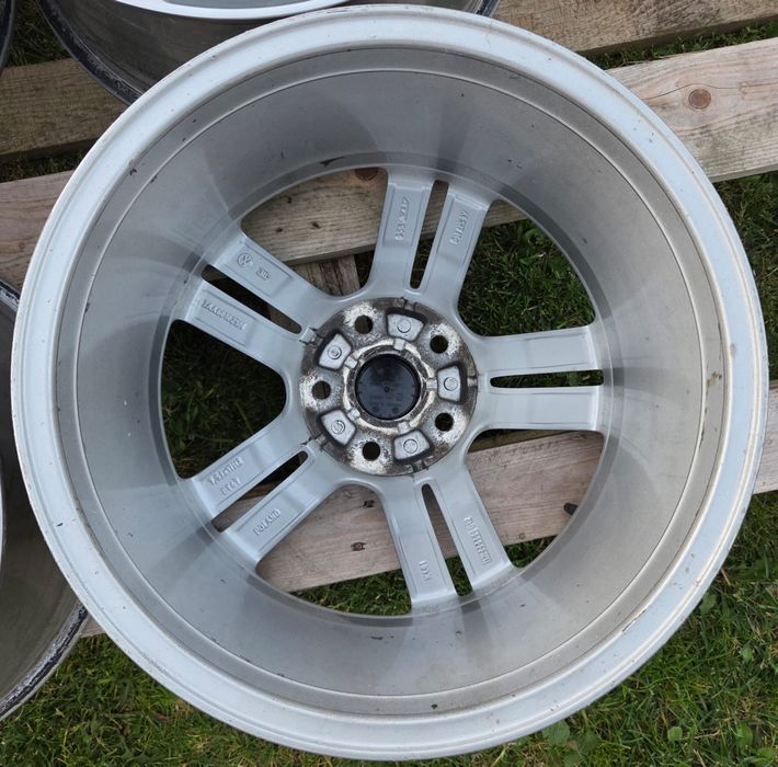 Felgi Oryginał VW Passat Sharan T-Roc Sharan Touran Golf R-line 7,5Jx17 ET47 5x112 Malory