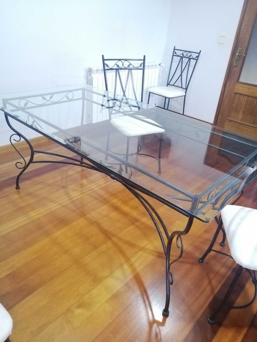 Mesa sala de jantar com cadeiras