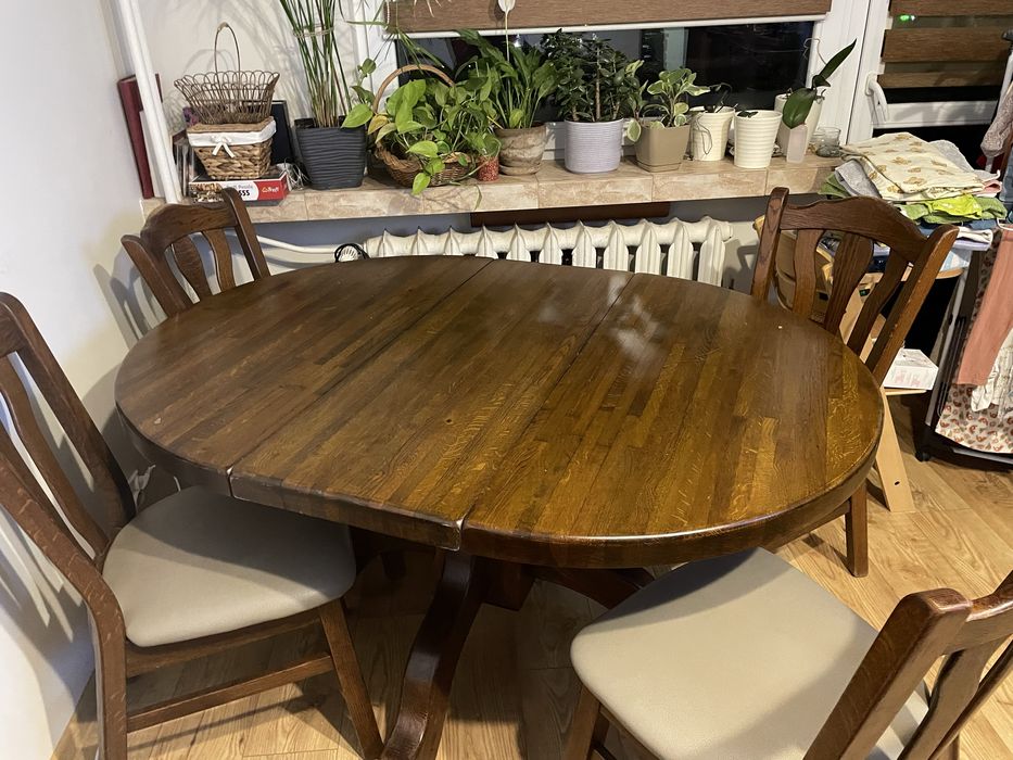 Stół dębowy okrągły rozkładany + cztery krzesła