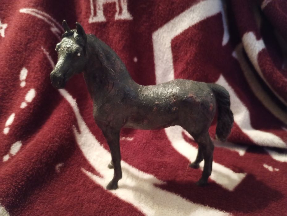 Konik Collecta w stanie body