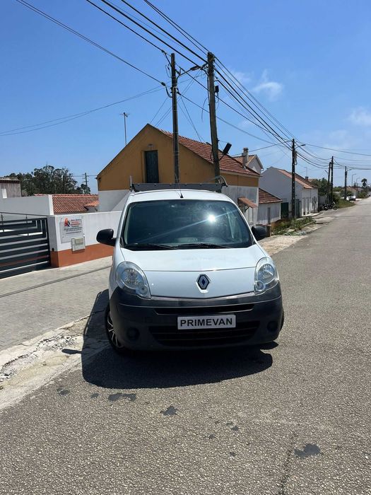 Renault Kangoo 1.5 dCi 2013, 223.000 km, com barras de tejadilho e gancho de reboque