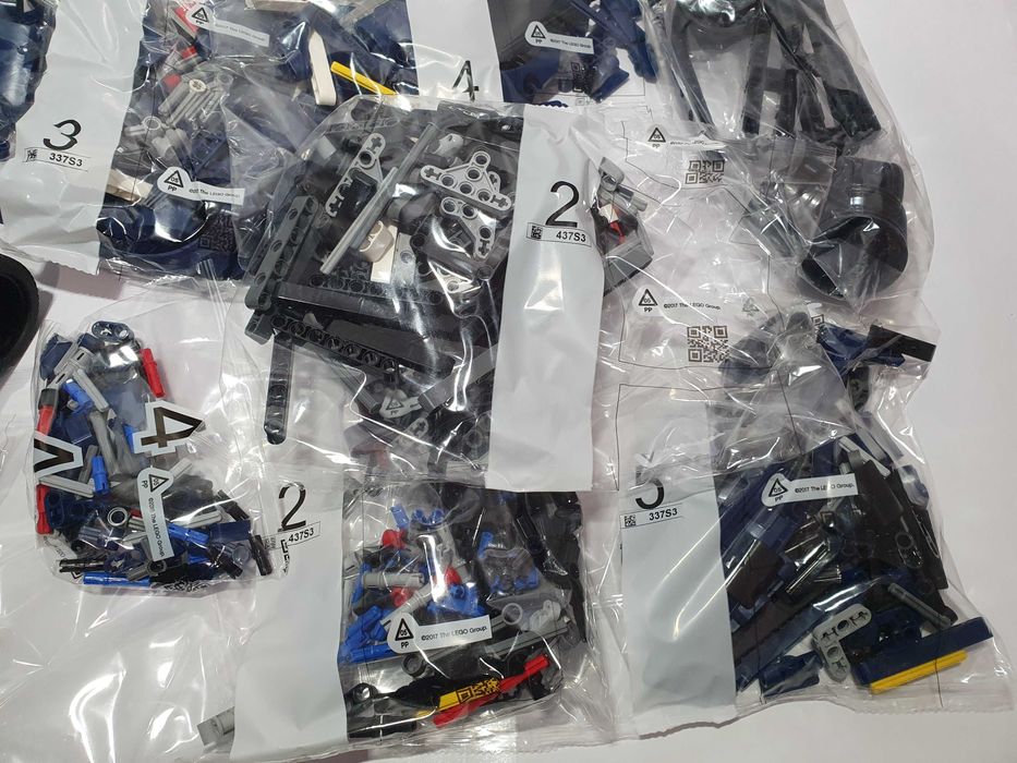 Zestaw klocki LEGO TECHNIC 42154 FORD GT samochod bez pudelka Nowy