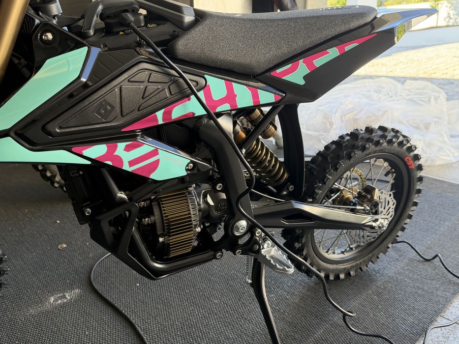 Surron Hyper Bee 2026 8kW Pit bike criança na caixa - Nova