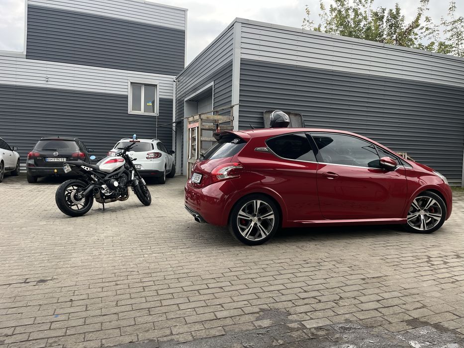 Продам Peugeot 208 GTI