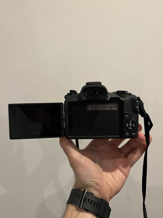 Canon EOS R50 + Objetiva RF-S 18-45mm + Bolsa Transporte