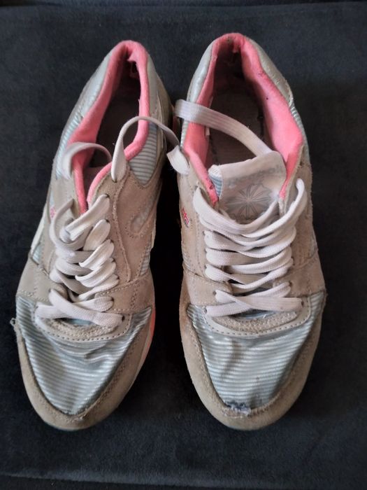 Віддам кросівки 36р