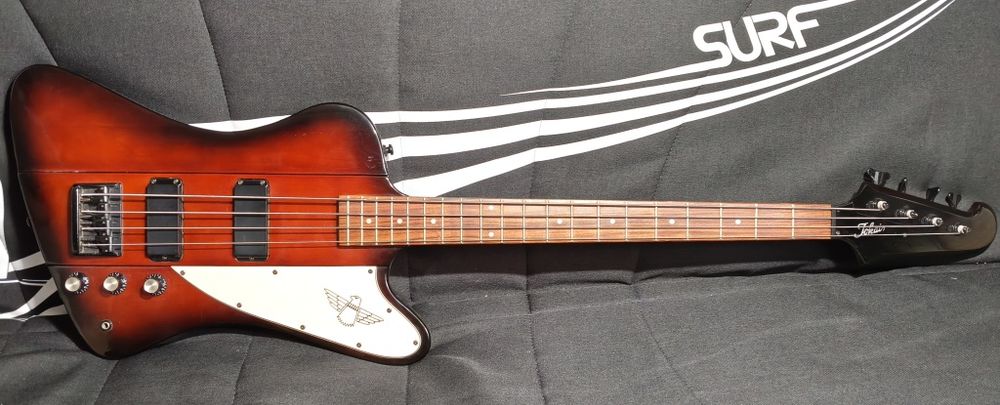 Gitara basowa Tokai Thunderbird