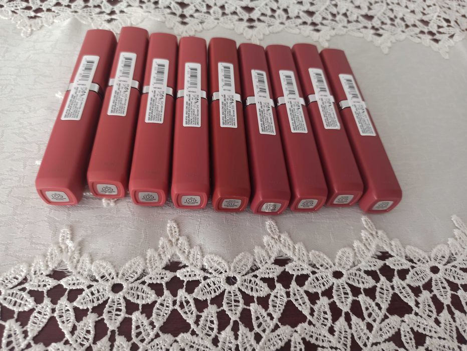 Sprzedam dwie sztuki Loreal Paris Matte Resistance