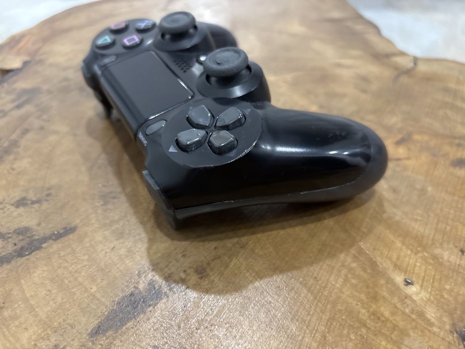 Comando de ps4 semi novo