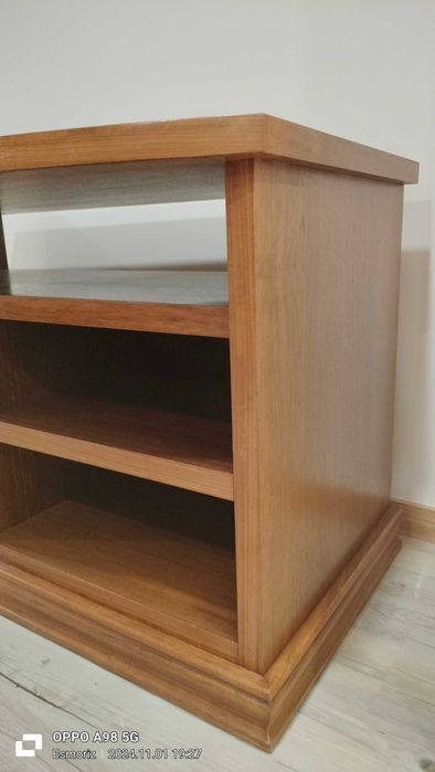 Mesa TV em madeira de Mutene