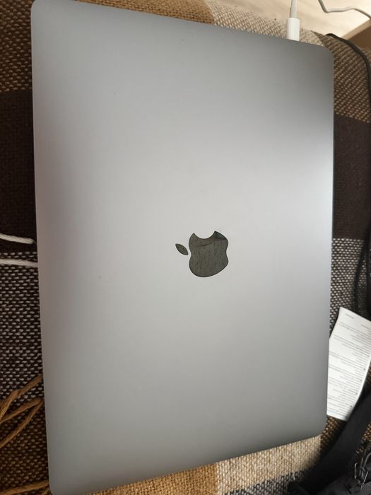 MacBook 13’   M2  2022