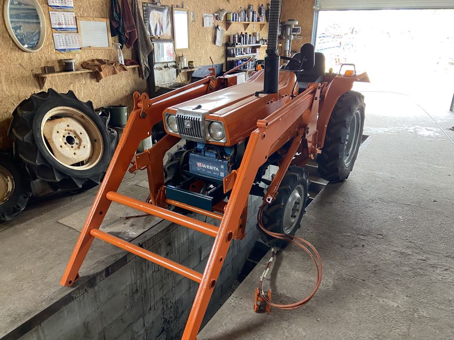 Міні трактор Японський Kubota L2002 з куном та фрезою