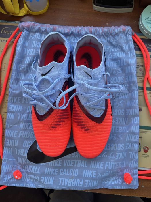 Chuteiras Nike Phantom Low 6 Elite