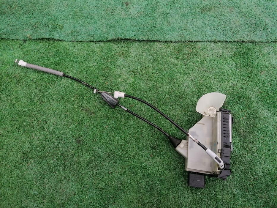 Fecho da porta Frente esq. Peugeot 208