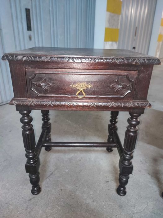 Mesinha de cabeçeira (valor do par)