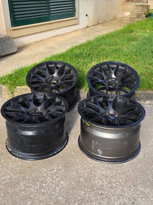 Jantes 18 originais Apex ARC-8
5x120
Frente: 18x10J ET25
Traseira: 18x11J ET44
5x120
Frente: 18x10J ET25
Traseira: 18x11J ET44