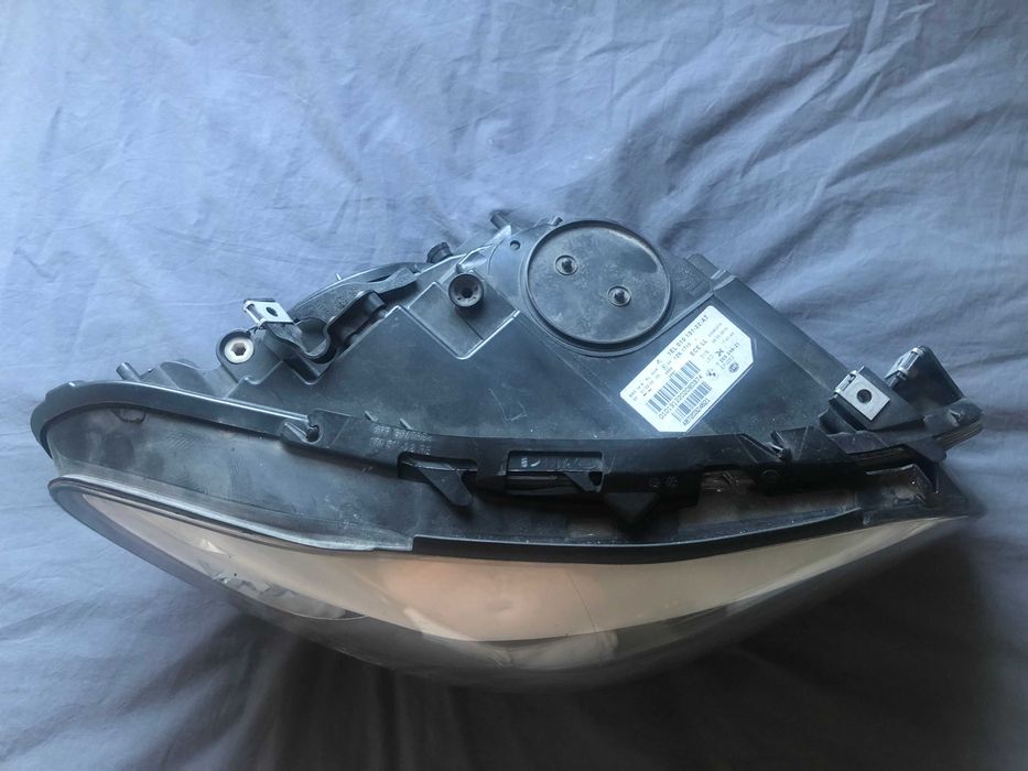 Como Novo - Farol dianteiro direito carrinha BMW 520