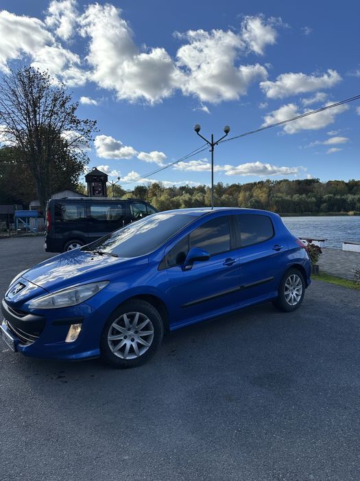 Продам peugeot 308 2010року