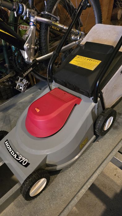 Corta Relva Eléctrico Honda HRE 370