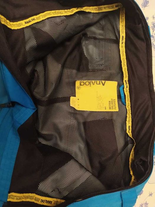 Комбінізон робочий, утеплений, водонепропусний з кишенями.