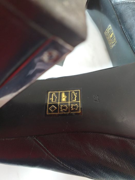 Czółenka Guess roz 37