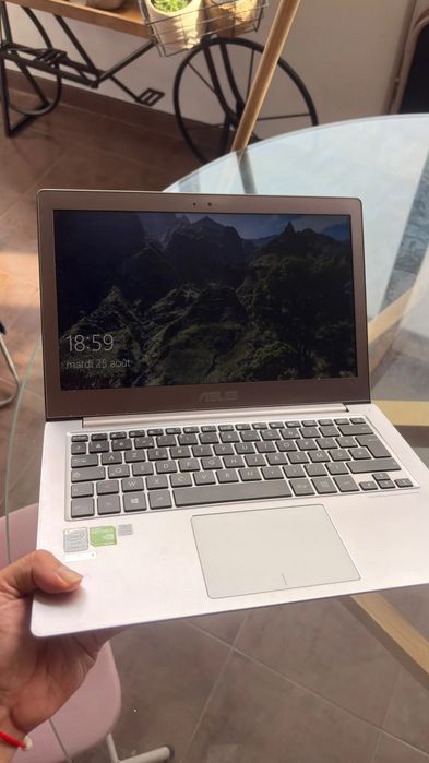 Portátil ASUS UX303L i5 5200U , 20 GB RAM, 512GB HD, GeForce 920M + Carregador