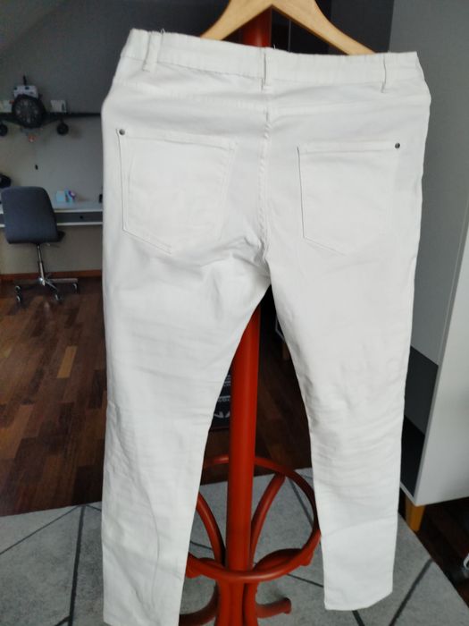Białe spodnie damskie roz 40