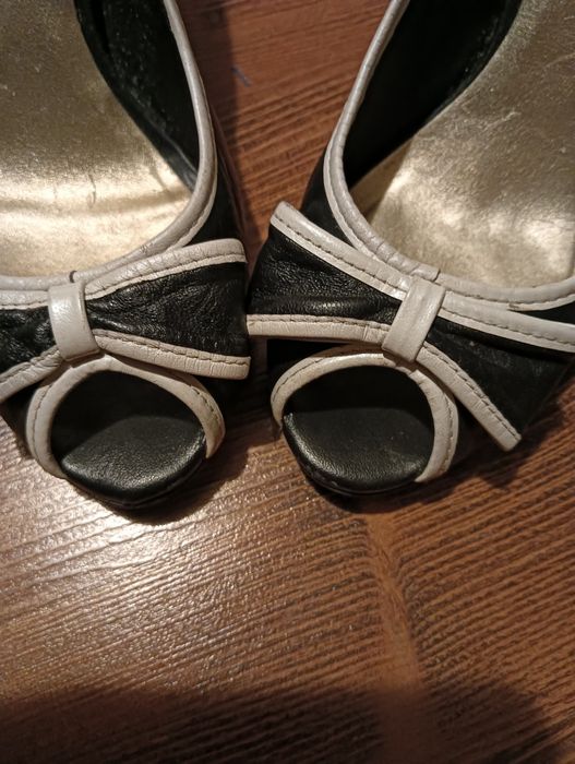 Czarno białe z kokardką 37 Jessica Simpson