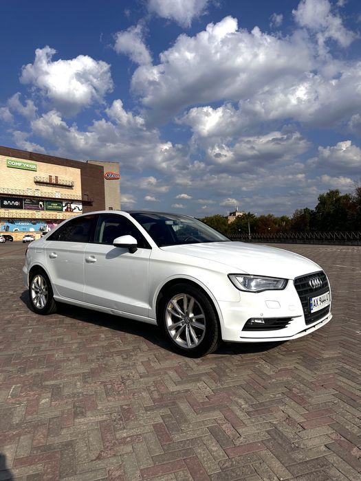 Audi A3 2016 VIN WAUZZZ8V4H1002290 фото оголошення 2 з 8