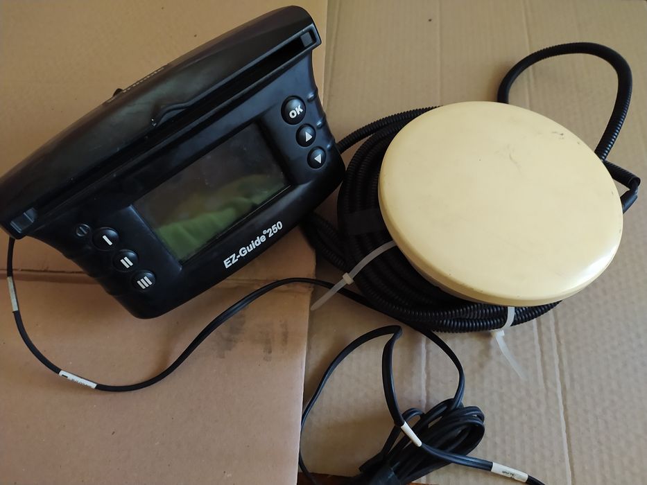 Trimble EZ Guide 250 система параллельного вождения GPS на трактор