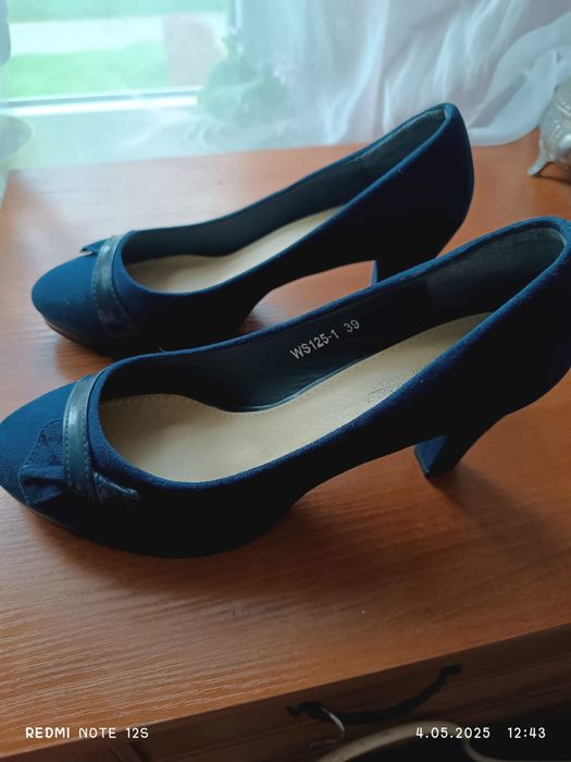 Buty damskie na obcasie 39 pantofle szpilki