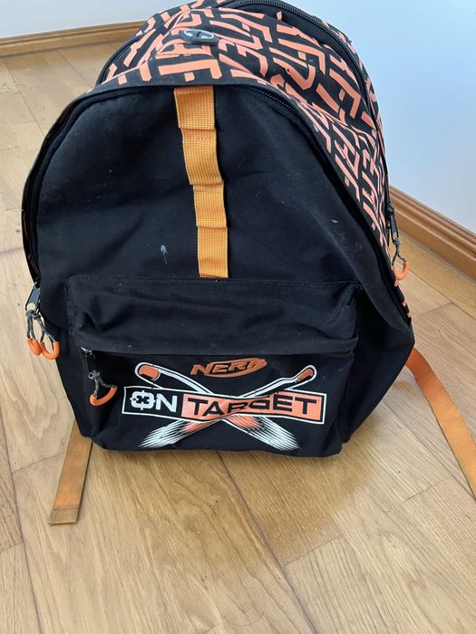 Mochila escolar nerf