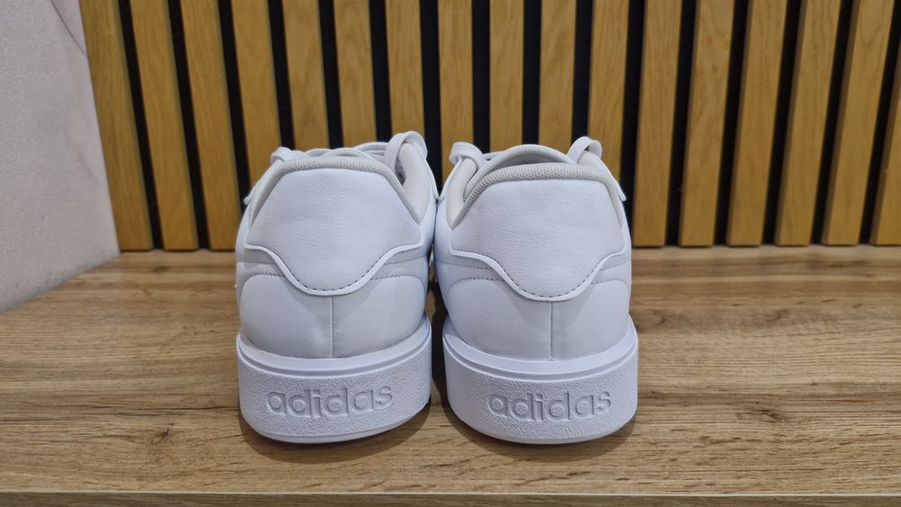 Кросівки Adidas.Розмір 49