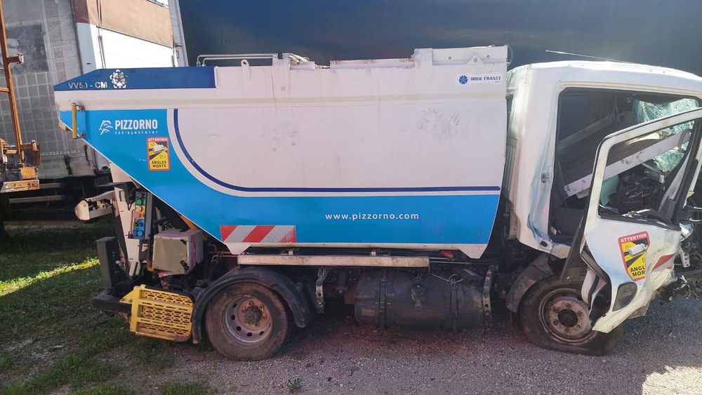Nissan NT400  śmieciarka